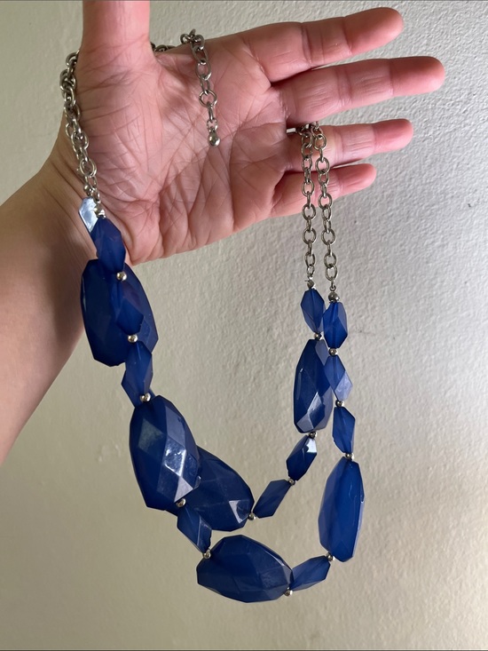 Jewelry - Blue Faceted Statement Necklace - Brand Unbranded